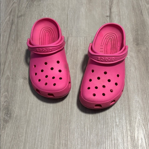 CROCS Fuchsia Clogs - Picture 1 of 3